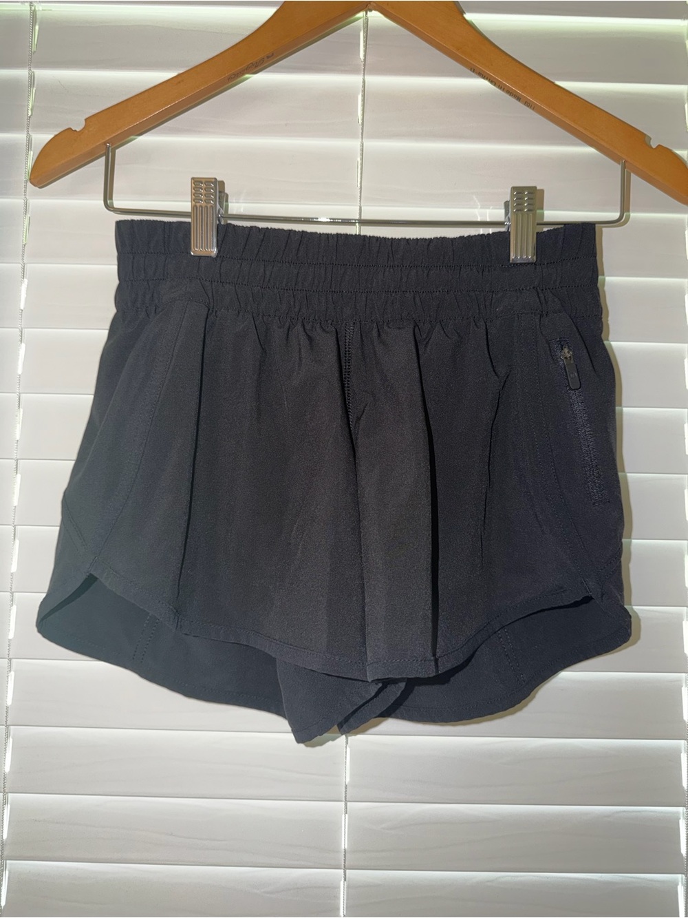 Lululemon Track That Mid-Rise Lined Shorts Black Size 6